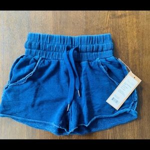 Niyama Sol cropped blue short set